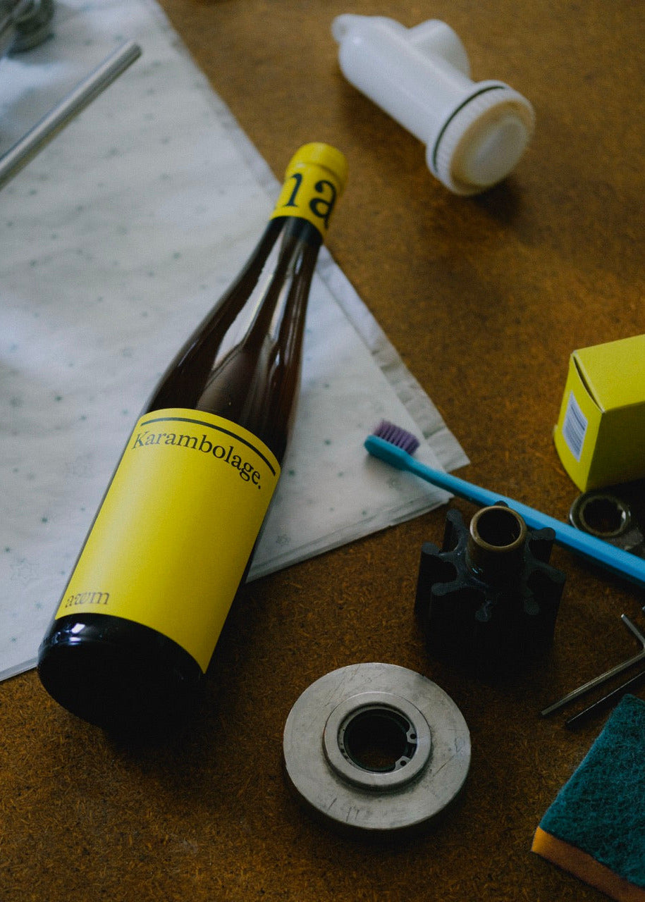 Liegende Flasche Karambolage