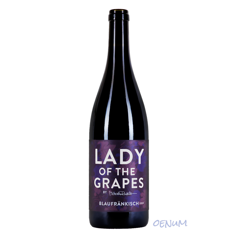 Blaufränkisch Lady of the Grapes 2024 von Michaela Riedmüller, Rotweinflasche mit Etikett