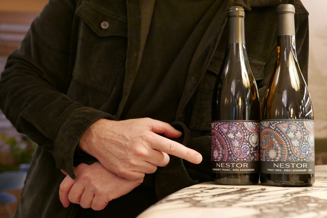 Nestor Weine am Tisch